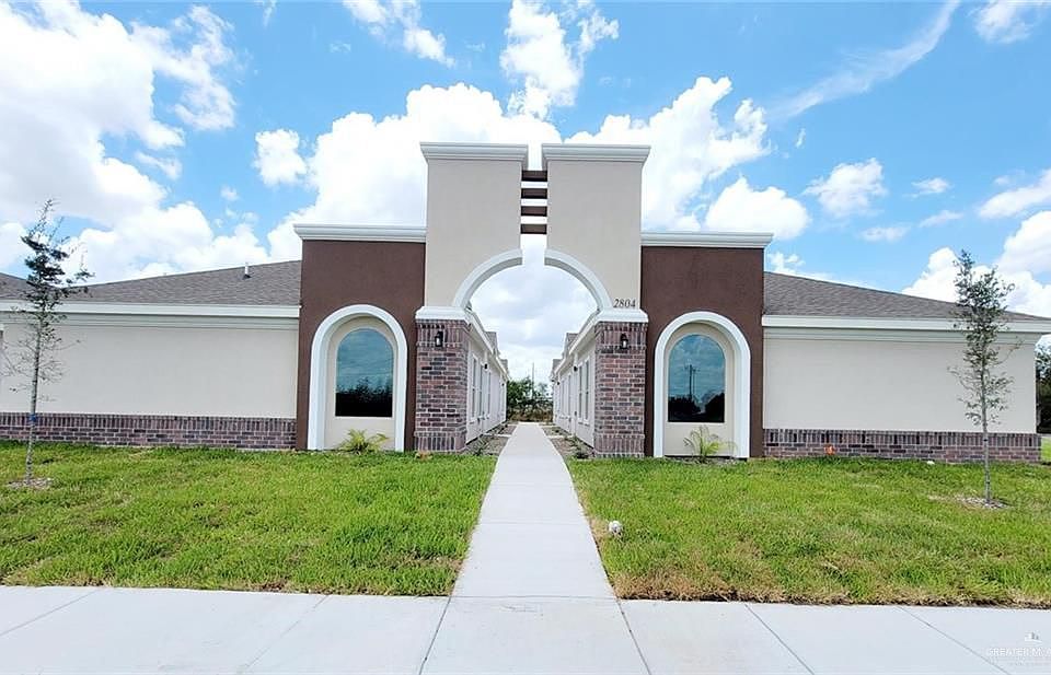 1st image of 2804 Rosemary Dr #3