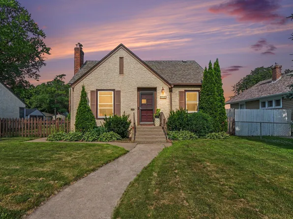 3745 Orchard Ave N, Robbinsdale, MN 55422