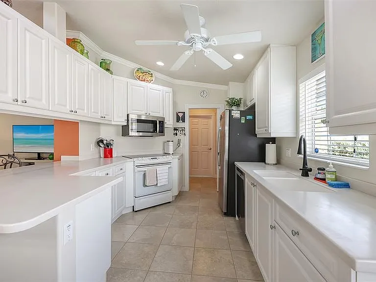 11605 Garessio Ln — Photo 16