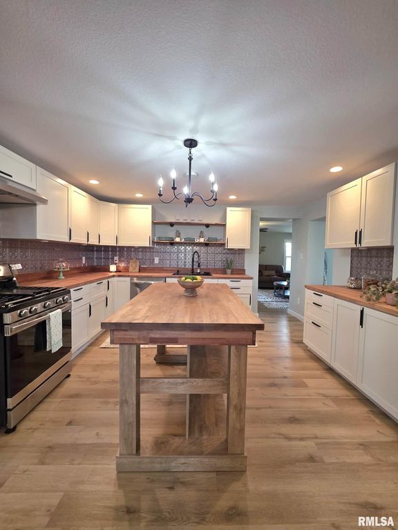 2426 E 1400th St, Mendon, IL - More