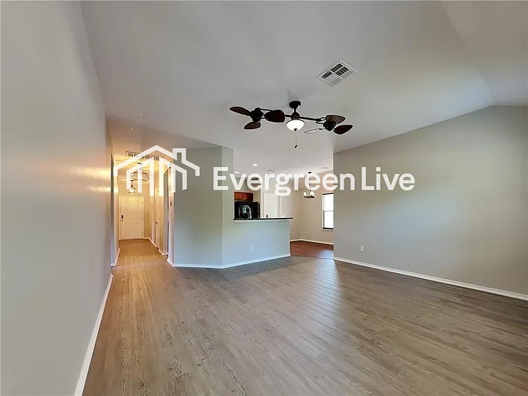 451 NE 19th Pl — Photo 3