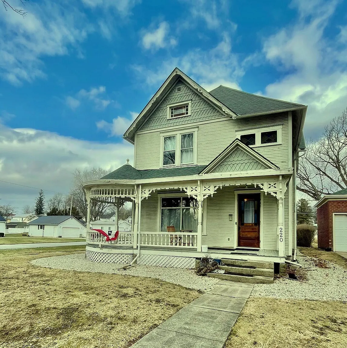 220 W Baird St photo 1