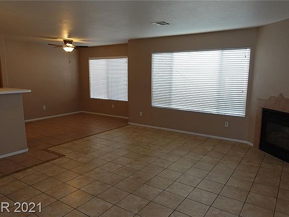 5th image of 350 S Durango Dr Unit 106