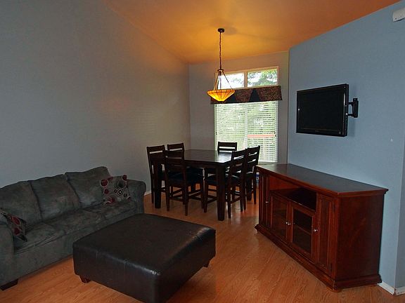 4th image of 11001 Peony Pl NW