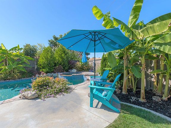 4th image of 1550 Thurman Way