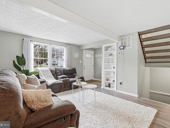 3rd image of 10504 Apple Ridge Rd