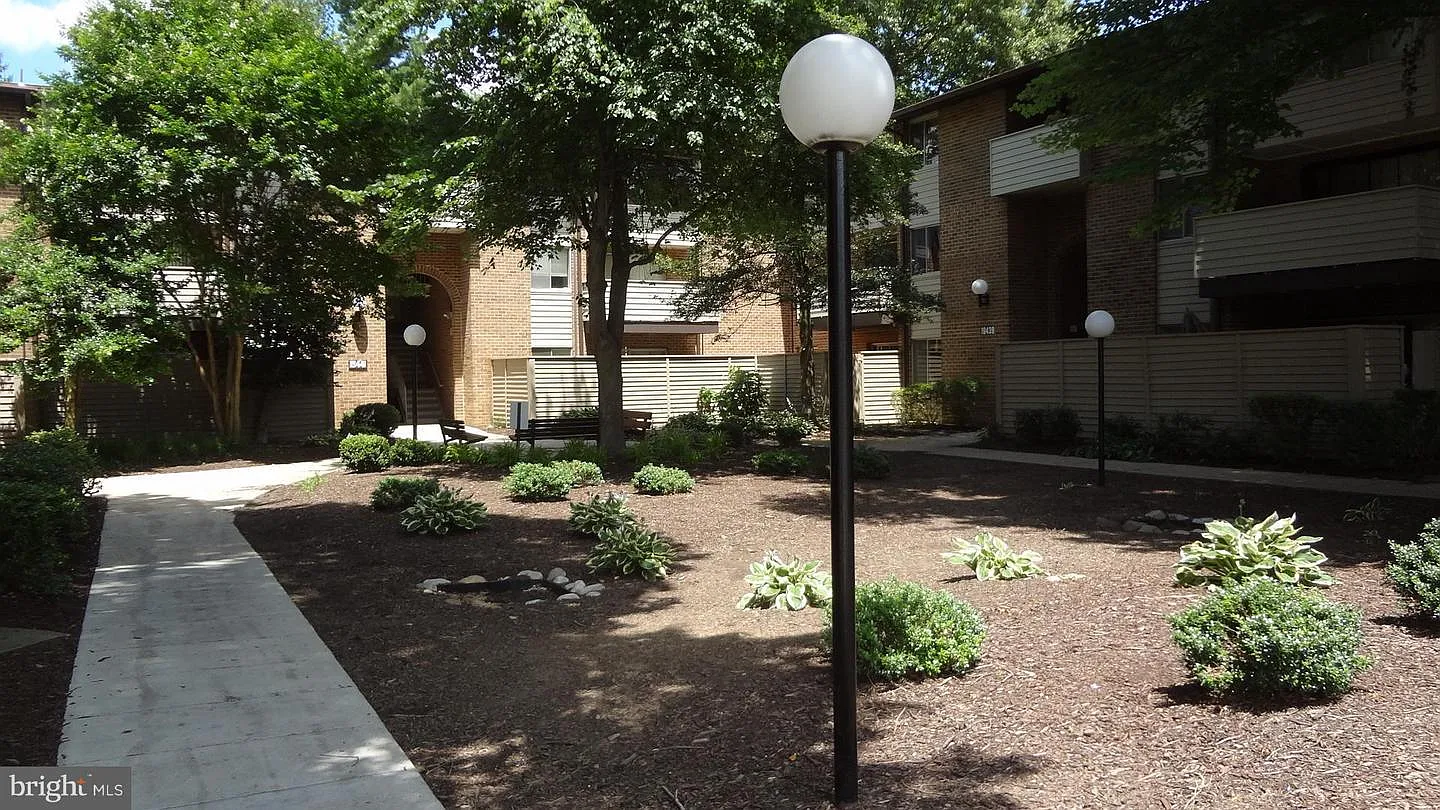 2 bed, 1050 sqft, $2,000 — Photo 3