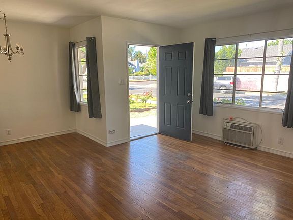 4th image of 5700 Lasaine Ave