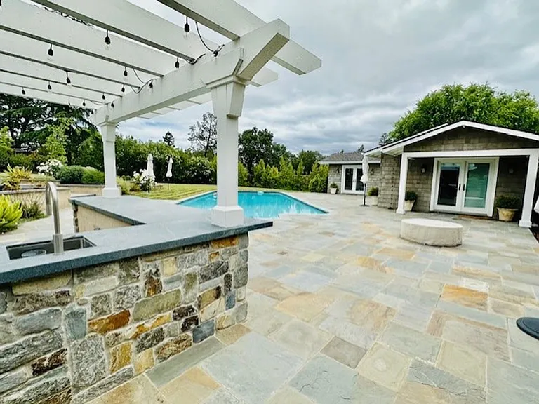 15590 Palos Verdes Dr — Photo 10