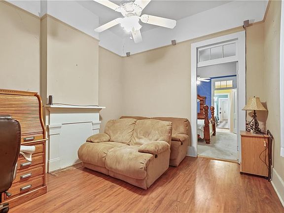 4th image of 3011-13 Annunciation St