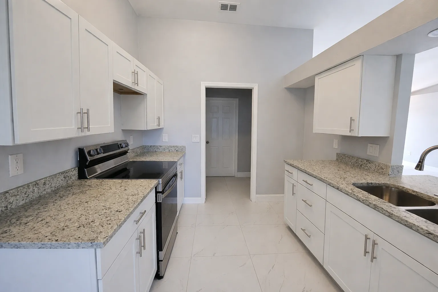 3 bed, 1427 sqft, $1,950 — Photo 3