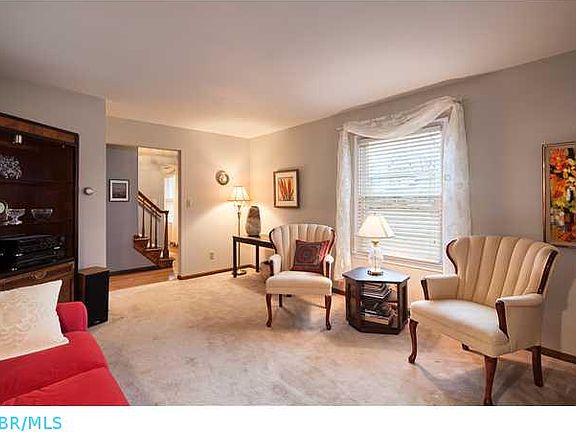 3rd image of 1366 Darcann Dr