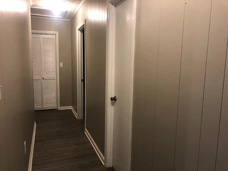 515 Chateau Dr SE — Photo 16