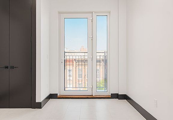 5th image of 163 Tompkins Ave #4F