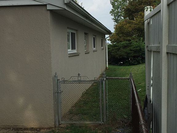 4th image of 132 Murray Dr