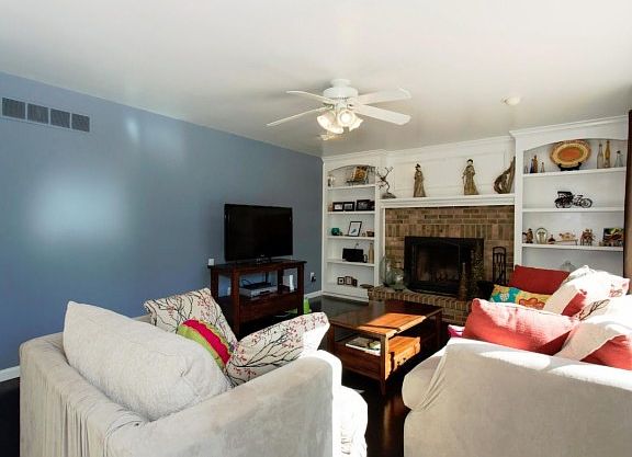 2nd image of 4976 Concord Glen Dr
