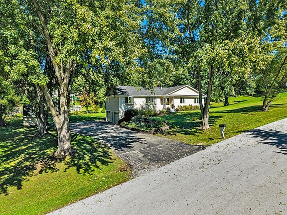 5th image of 11 Brookside Ct