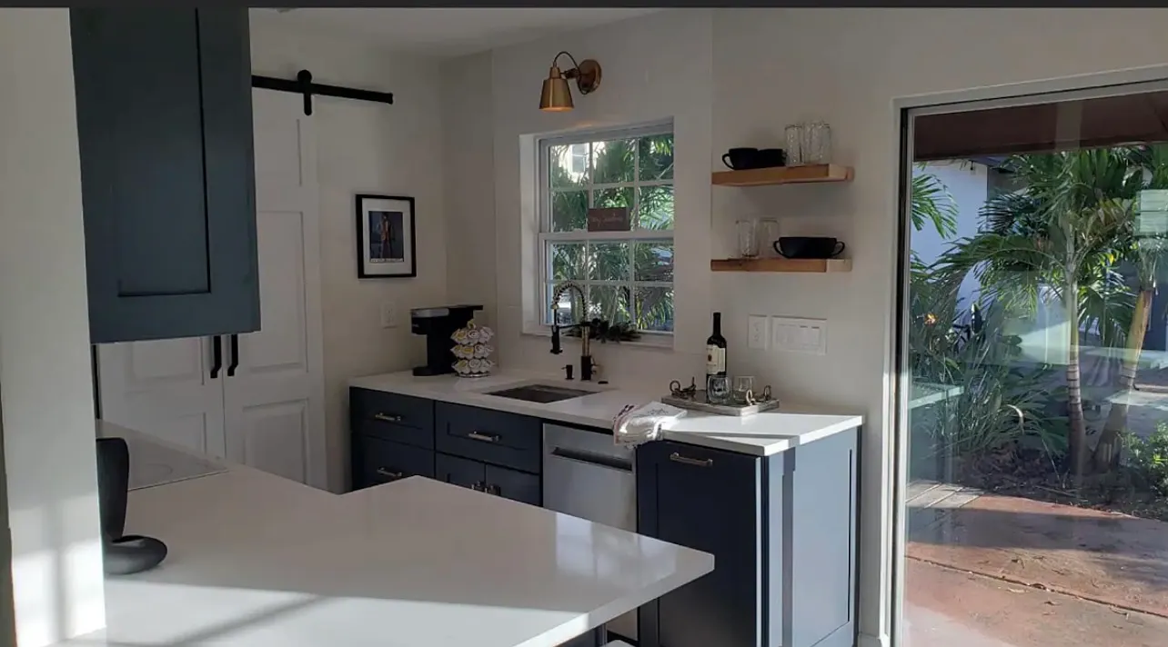 3 bed, 924 sqft, $3,000 — Photo 2
