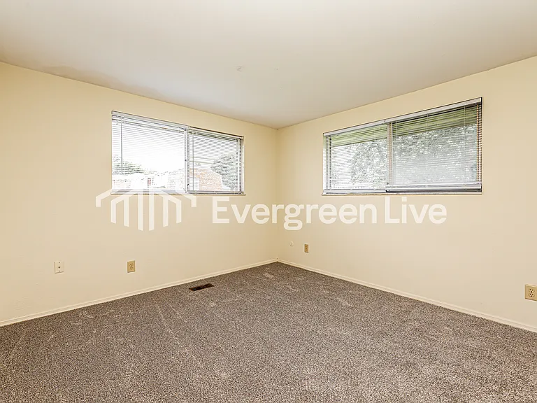 7398 Calmcrest Ct — Photo 8