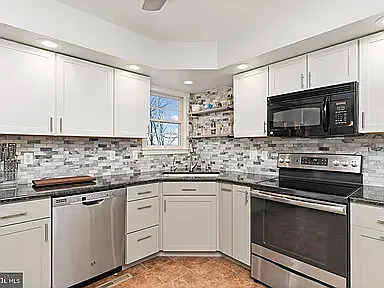 27 Lenox Ct — Photo 15