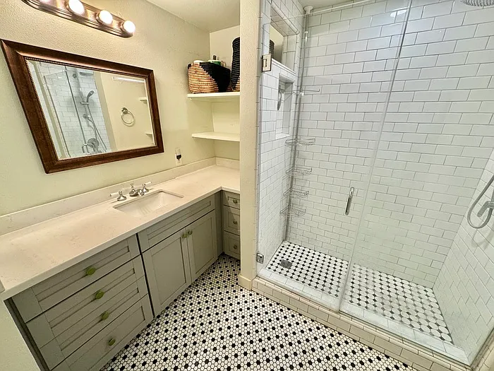 425 W 5th St — Photo 6