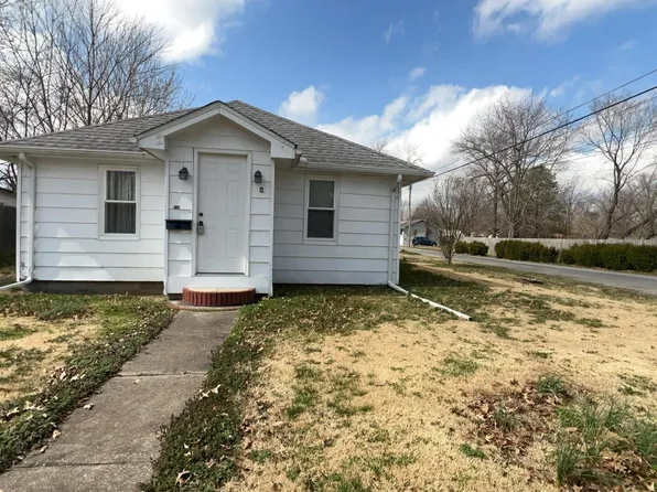 513 N 9th St, Benton, IL 62812