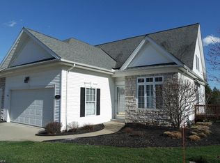 10 Sandridge Ln, Willoughby, OH 44094