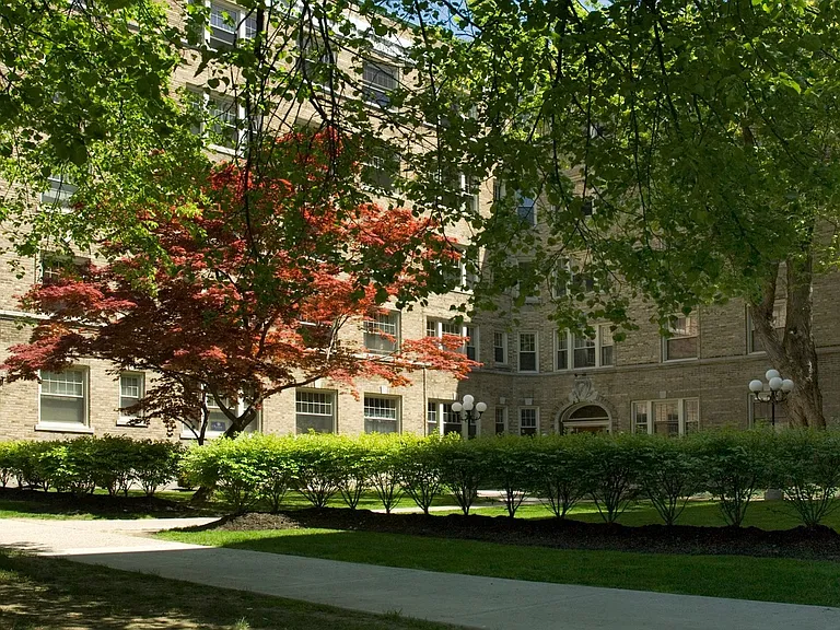 Elliott Apartments — Photo 43