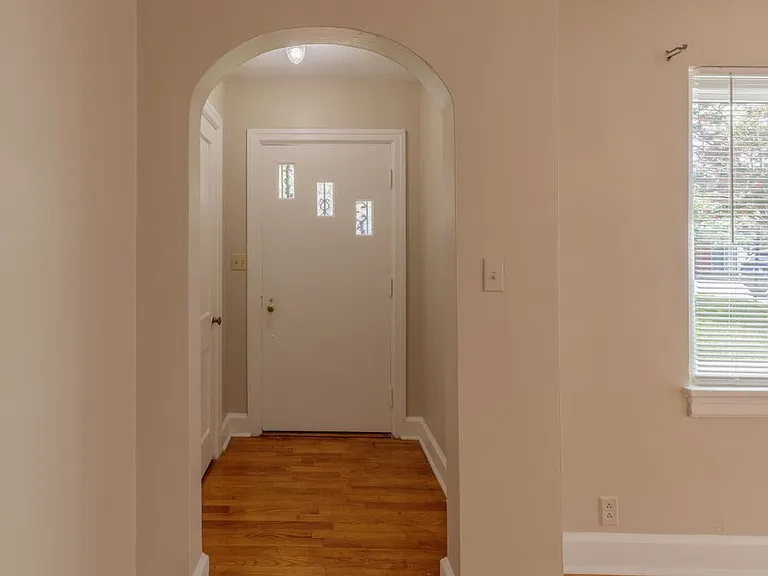 505 N Market St — Photo 5
