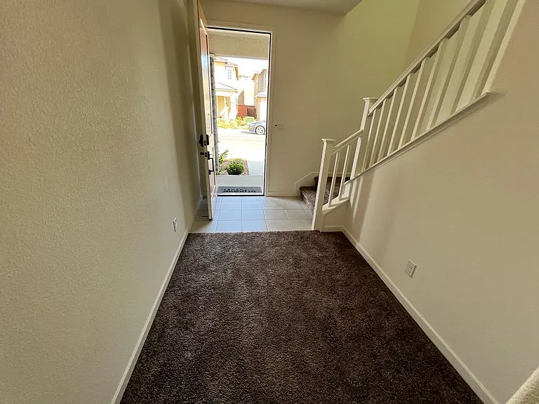 3467 Gallatin Dr — Photo 4
