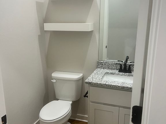 5th image of 613 Cosmos St