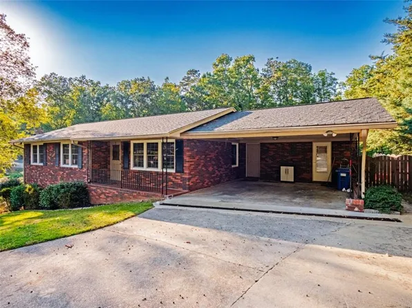 390 Mountain View Dr, Gainesville, GA 30501