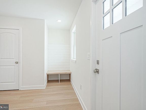 4th image of 301 Billingsport Rd