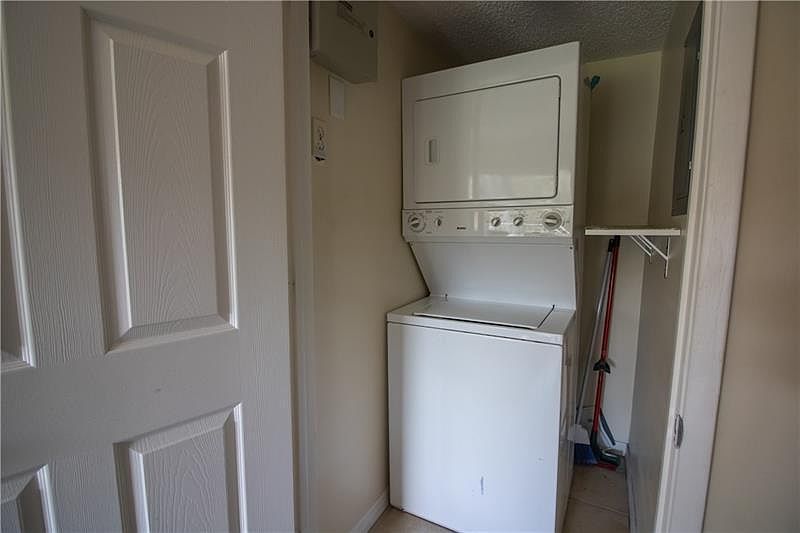 2nd image of 3880 Lyons Rd
