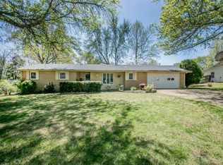 812 Fraker Ave, Marshfield, MO 65706