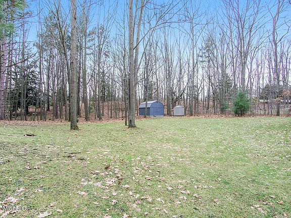 4th image of 1525 N Wooded Lake Dr
