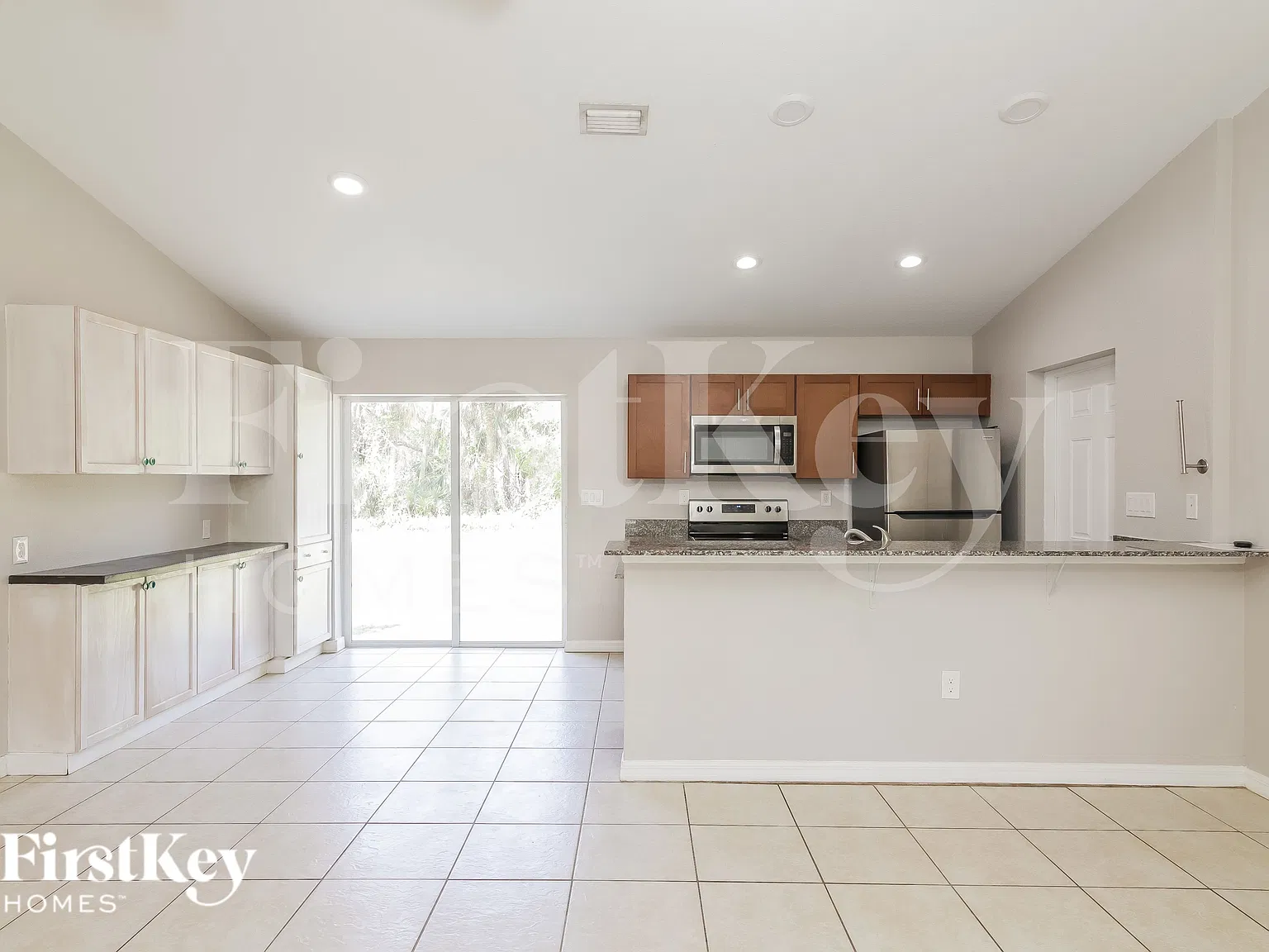 3 bed, 2.0 bath, 1170 sqft, $1,805 — Photo 4
