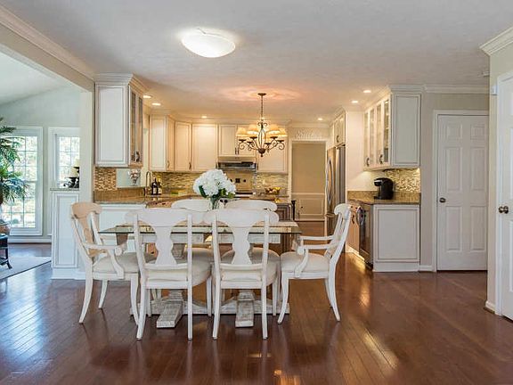 5th image of 5113 Ilchester Woods Way