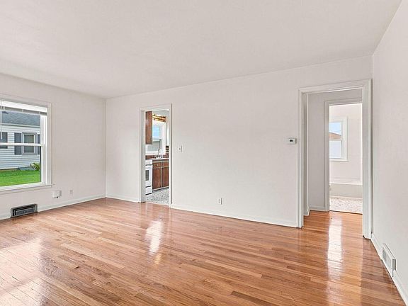 5th image of 2062 Shoop STREET