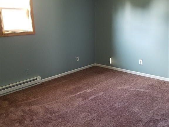 4th image of 206 Hughes Ave