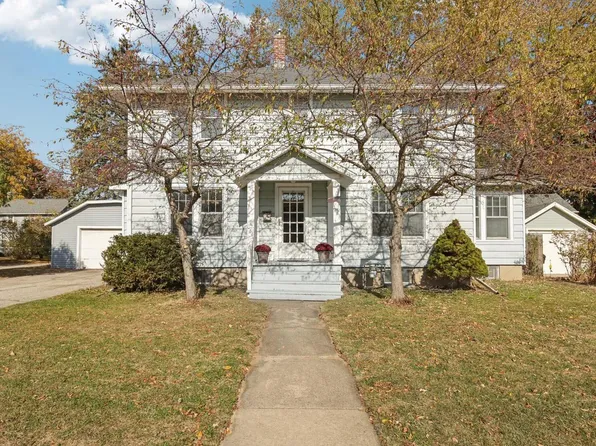 810 West South STREET, Oconomowoc, WI 53066