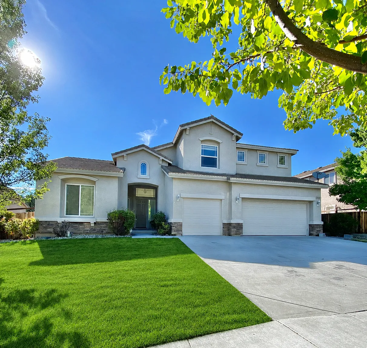 4 bed, 2765 sqft, $3,295 — Photo 1
