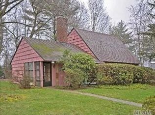 170 Shepherd Ln, Roslyn Heights, NY 11577