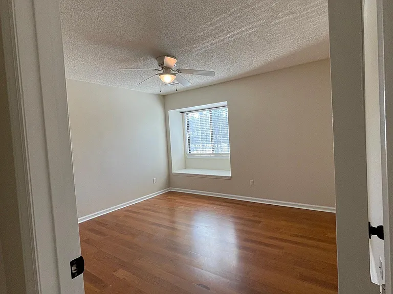 212 Davidson St — Photo 17