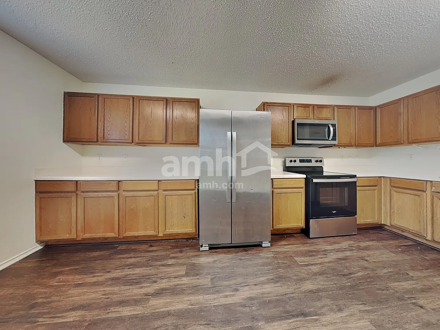 3 bed, 2.0 bath, 1860 sqft, $2,145 — Photo 4