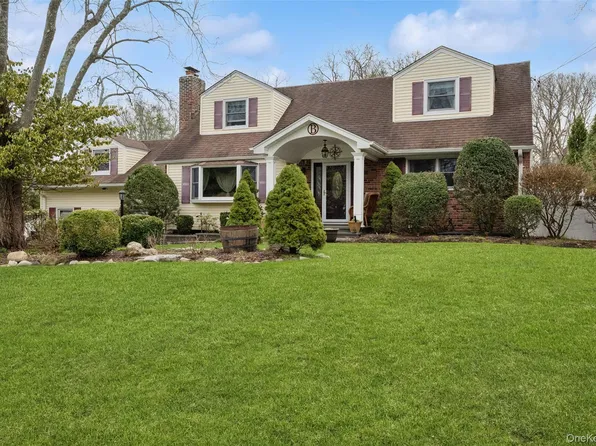 4 University Drive, East Setauket, NY 11733