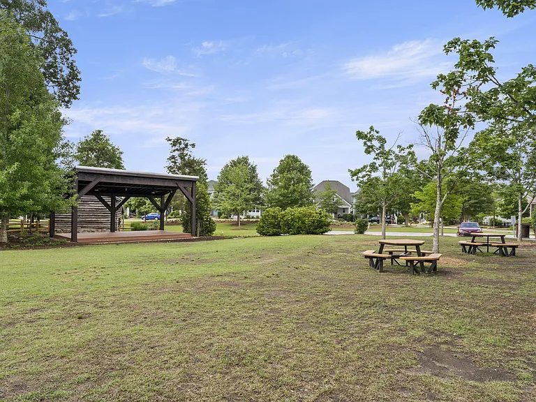 2081 Great Ridge Pkwy — Photo 37