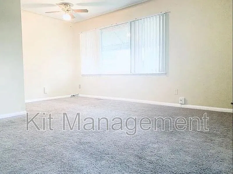 Move In Ready 3 Bedroom Home — Photo 2