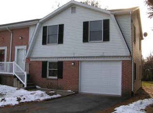 52 Kendes Rd, Millersville, PA 17551