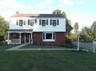 6061 Boxer Dr, Bethel Park, PA 15102